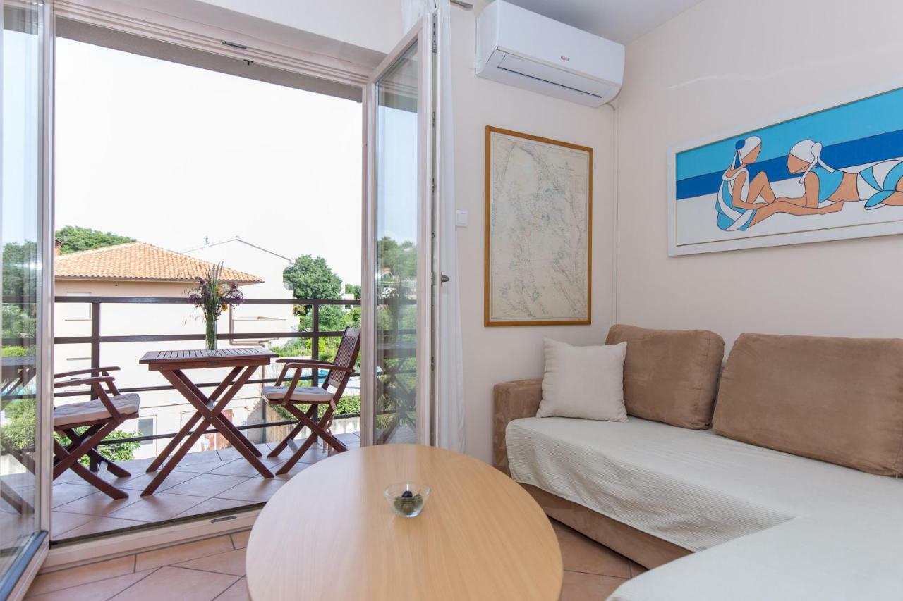 Apartments Marta Крк Екстер'єр фото