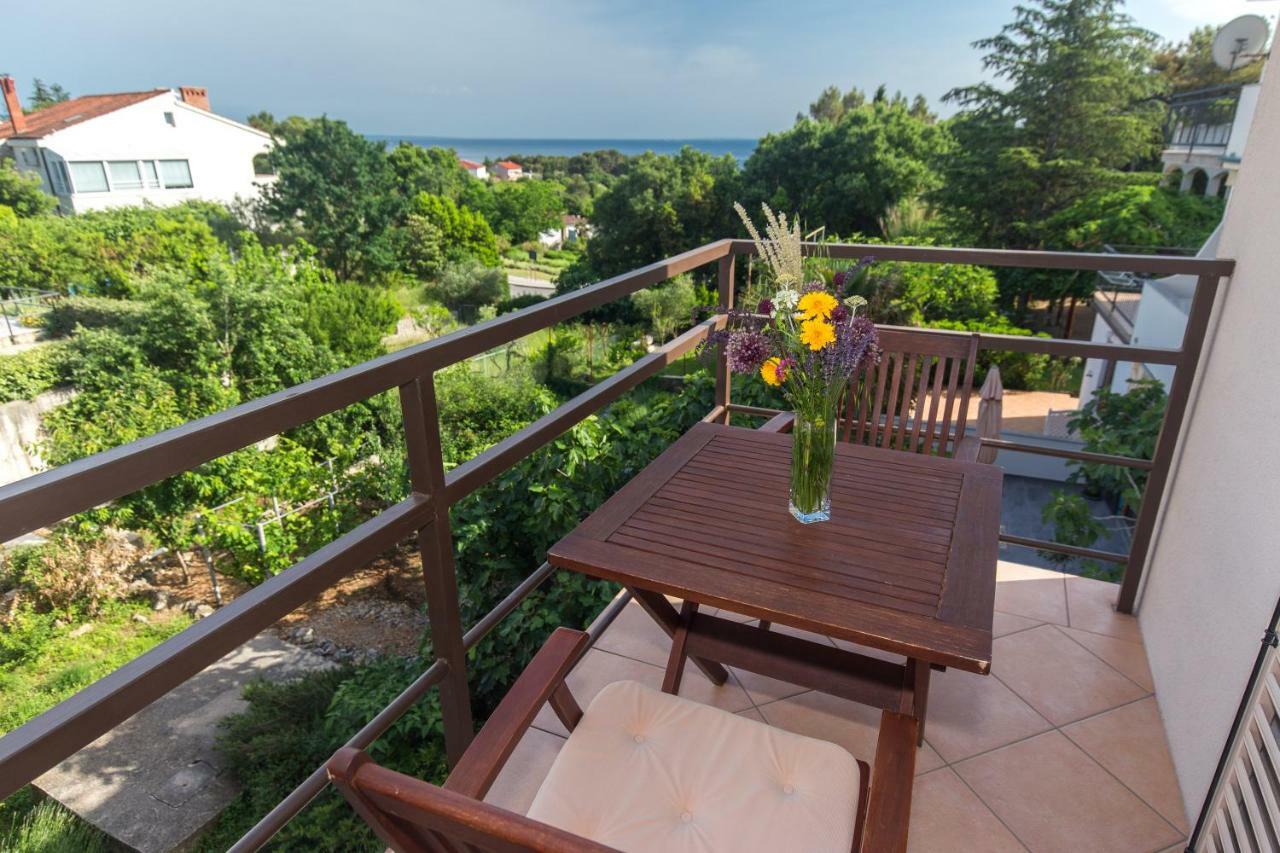 Apartments Marta Крк Екстер'єр фото