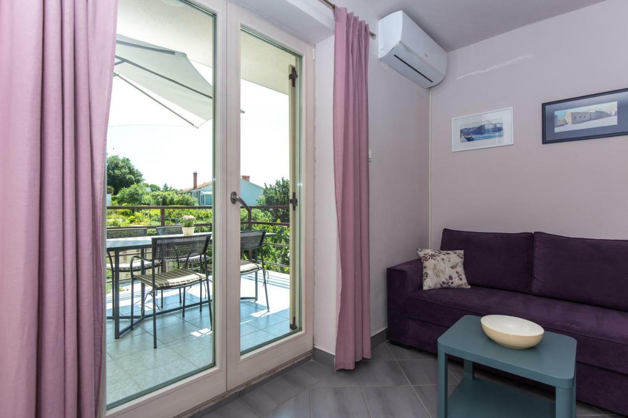 Apartments Marta Крк Екстер'єр фото