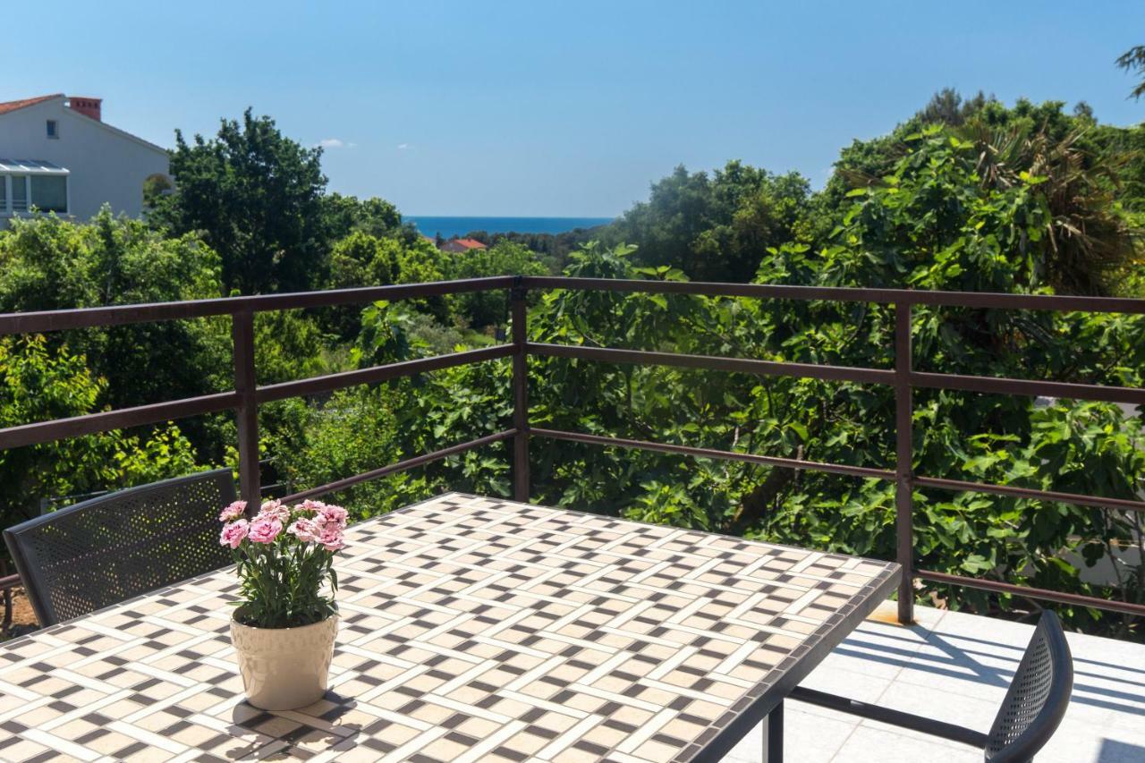 Apartments Marta Крк Екстер'єр фото