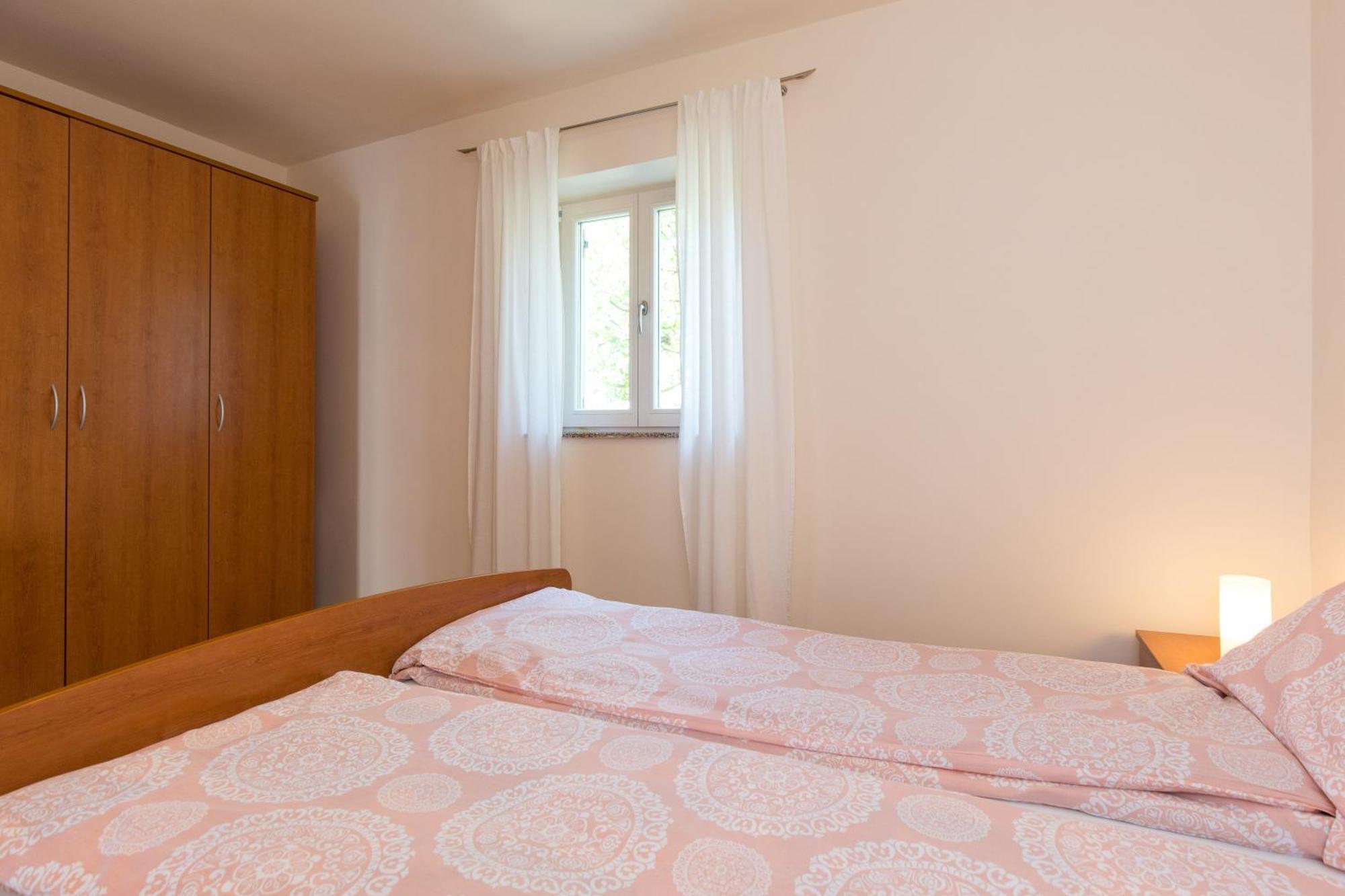 Apartments Marta Крк Екстер'єр фото