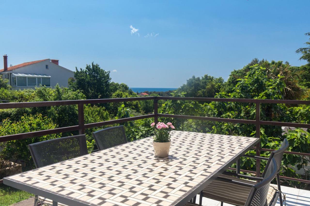 Apartments Marta Крк Екстер'єр фото